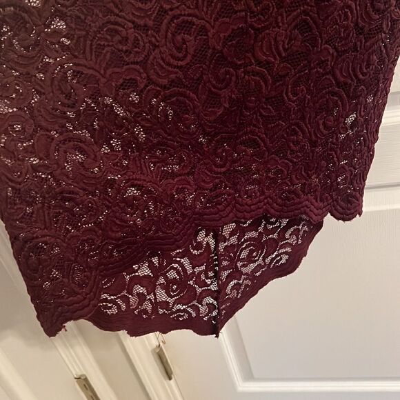NWT Burgundy Lace Bodycon Dress - Picture 5 of 5